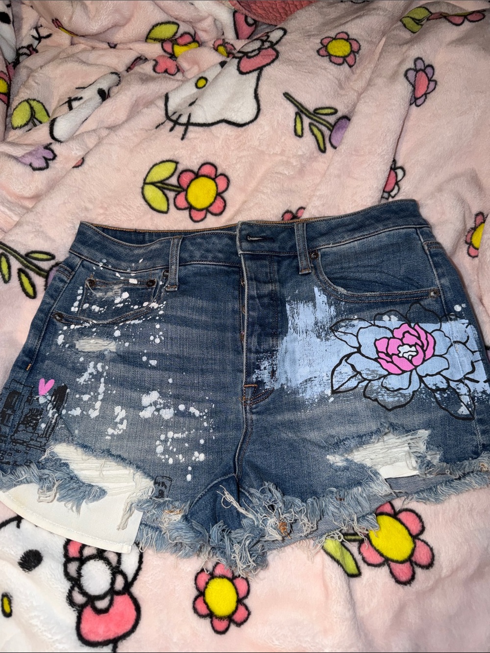 Distressed Denim Floral Painted Women's Shorts - Blue
